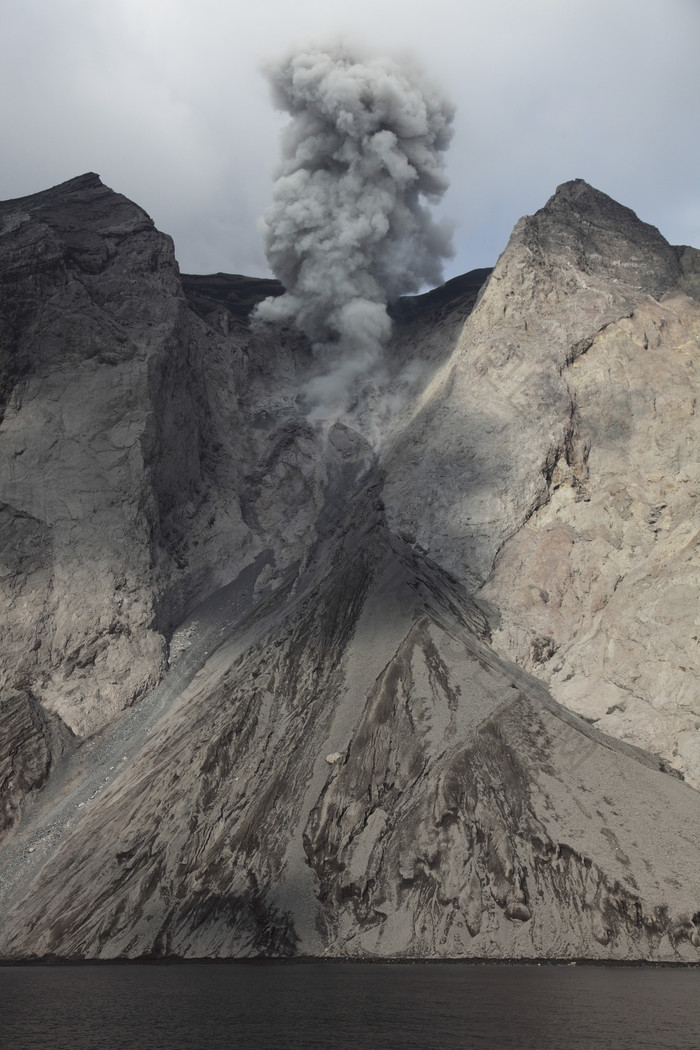活跃的火山摄影图