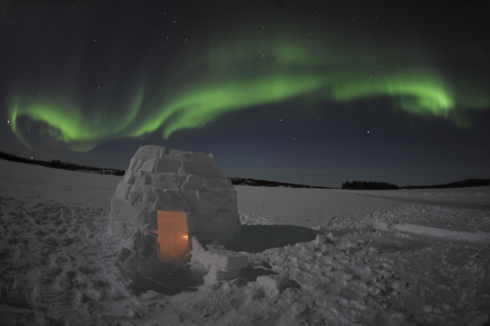 雪地冰屋极光摄影插图