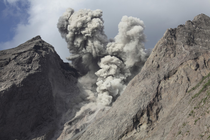 活跃的火山摄影风景图