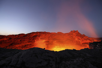 <strong>火山</strong>口熔岩岩浆摄影插图