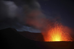 火山爆发熔浆风景插图