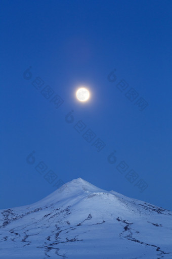 蓝天雪山风景摄影插图