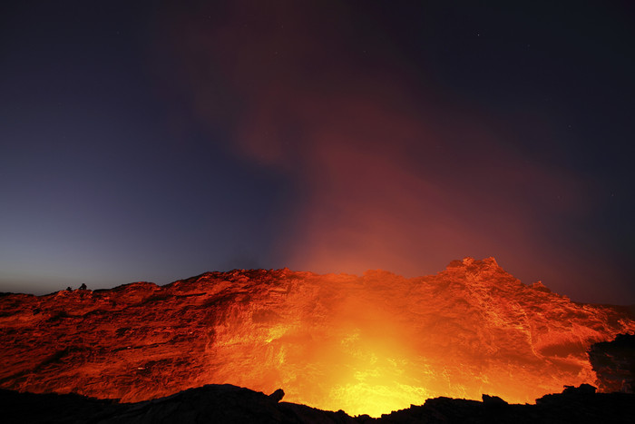 火山口熔岩熔浆摄影插图