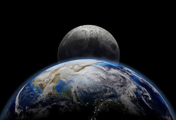 宇宙中蓝色的地球和月球