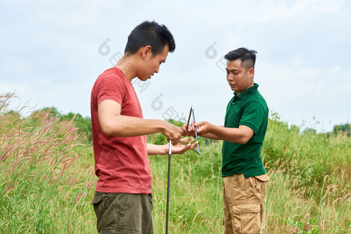 男生搭帐篷图片青春期图片