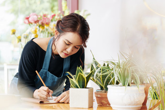 女人创意商人一个