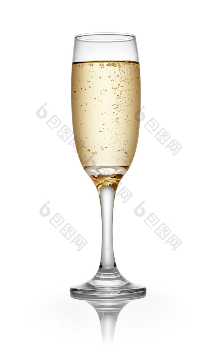 玻璃杯中的美味香槟