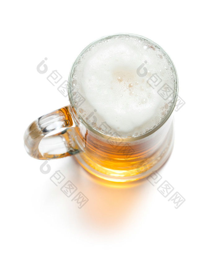 泛起气泡的啤酒摄影图