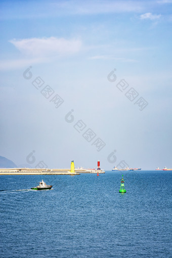 蓝色海面码头港口摄影图