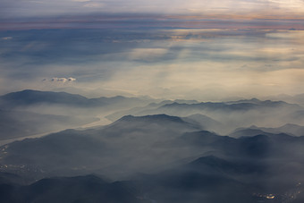 <strong>梦幻</strong>航拍<strong>云端</strong>之下风景