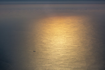 美丽海上落日余晖摄影图