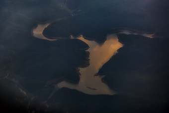 傍晚山川河流自然风景摄影图