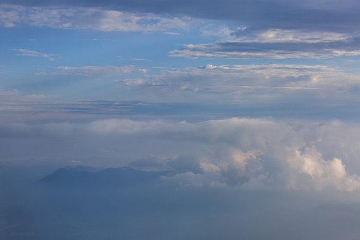 云顶一览纵山小自然风光摄影图