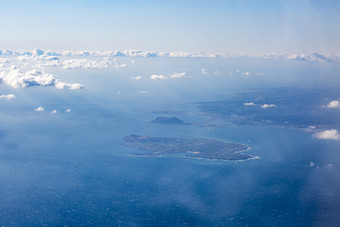 碧蓝大海海岛空中摄影图