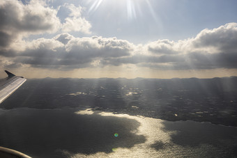 航拍海边城市海岸线摄影图