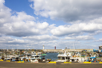 海岸港口渔船摄影图