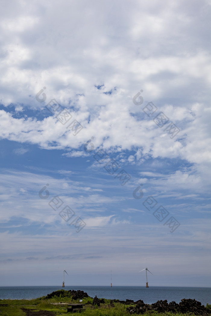 碧蓝海天云朵自然摄影图