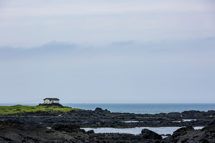 美丽海边海景房摄影图