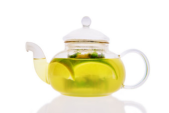 一壶香气四溢的绿茶
