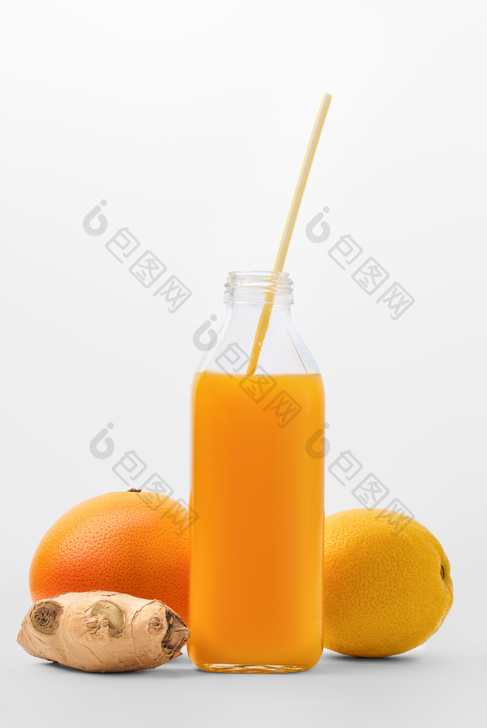一杯有营养的黄色果汁