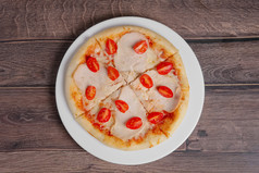 美味的番茄披萨摄影图