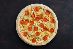披萨上的香肠摄影图