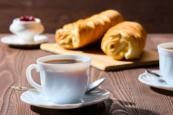 咖啡与面包的精致<strong>早餐</strong>