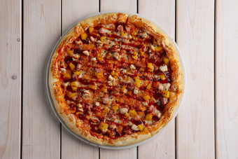 番茄香菇披萨摄影图