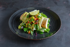 美味绿色蔬菜沙拉摄影图