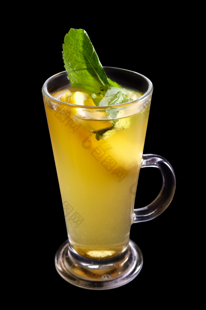 玻璃杯柠檬汁摄影图
