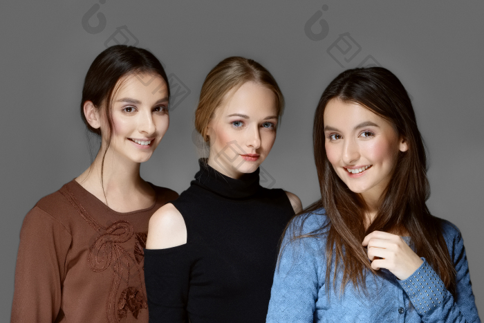 三个漂亮的女生