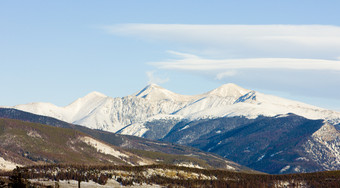 冬季雪山山峰风景