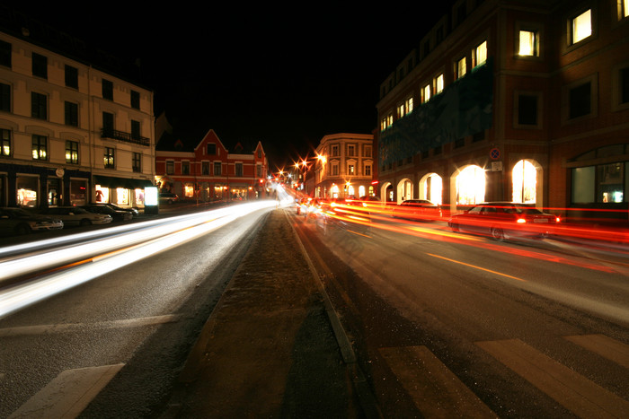 城市道路夜晚建筑摄影图