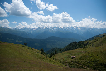 山丘绿山春季风景