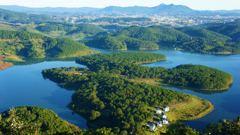 山川河流<strong>绿水</strong>青山