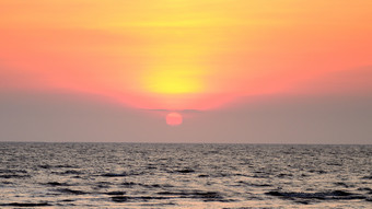 日落西山海水摄影图