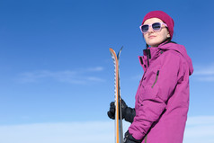 冬季滑雪的女人摄影图