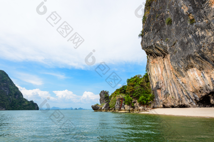 海峡两岸的秀丽风景