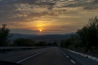 <strong>夜晚野外</strong>公路景色