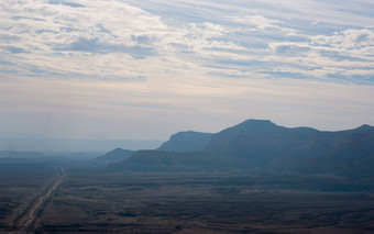 夜幕云层下的山峰<strong>山峦</strong>