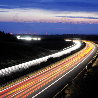 弯曲道路<strong>夜色摄影</strong>图