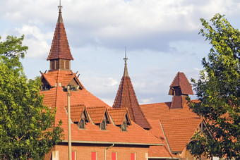 建筑物的红色屋顶摄影图