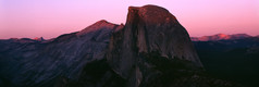 日落下的山脉摄影图