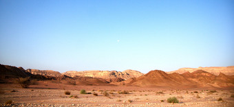 蓝天下的黄土<strong>土坡</strong>风景