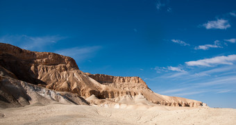 蓝天山崖风景摄影图