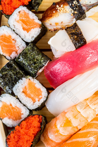 美味的<strong>寿司</strong>食物摄影图