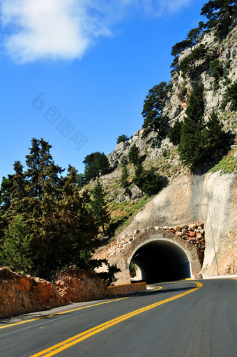 山间隧道公路景色