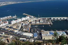 俯瞰海港城市建筑