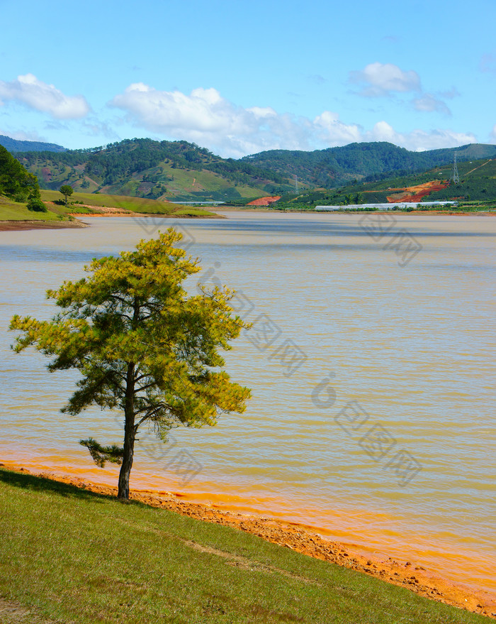 美丽风景山峰海水