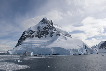 <strong>冬季冬天</strong>雪山雪景